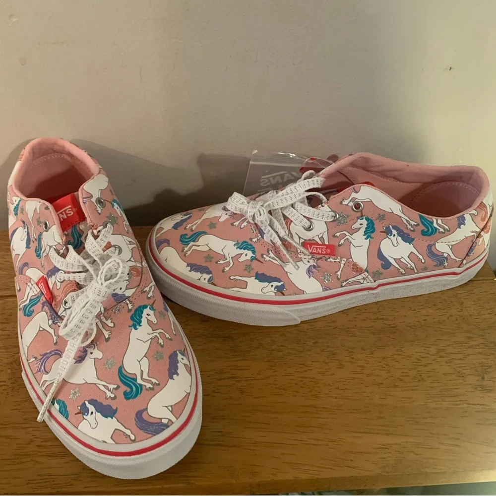 Vans Doheny Unicorn Powder Pink NWT Kids Size 6 Fits Women Size 7